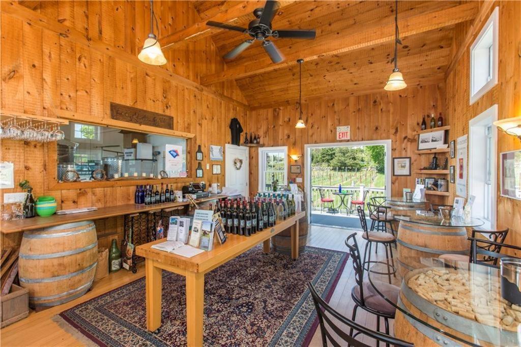The Langworthy Inn & Winery Уэстерли Экстерьер фото